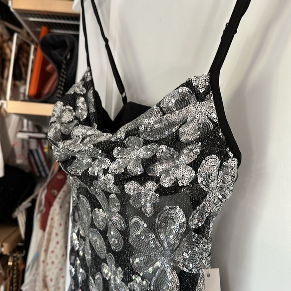 NWT For Love & Lemons Silver Colette Sequin Floral Fringe Mini Dress Size Small - Picture 8 of 12